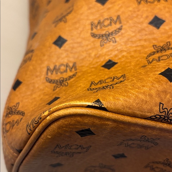 MCM COGNAG TOTE - Picture 8 of 16